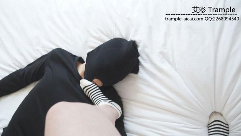 贱奴跪舔瑶瑶小主的原味棉袜 贱奴跪舔瑶瑶小主的原味棉袜