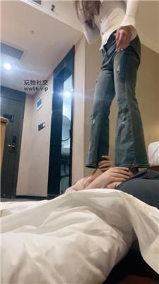 【沐沐大大】小白鞋白袜玉足踩纹身哥 JS250210-30