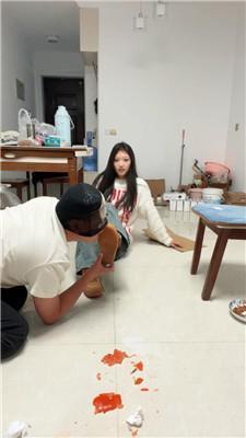 【锅盖子】脏鞋脚下喂食羞辱【下】 bf49063