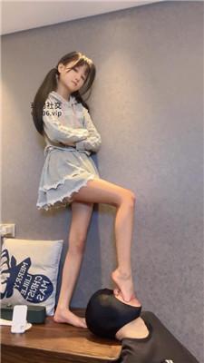 【狗哥】居高临下白袜脚玩虐 bf49102