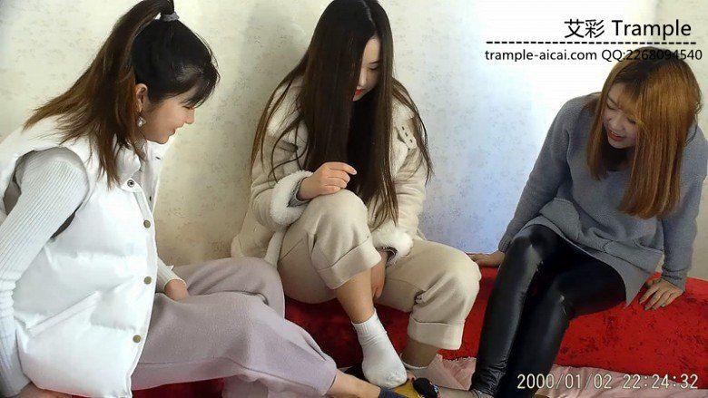 三美人脚下强制呼吸控制