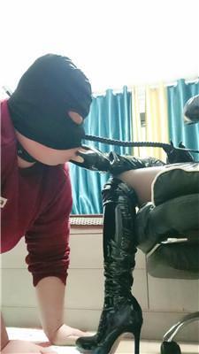 【卡罗琳】长靴黑丝踩虐废物狗【上】 JS250304-17