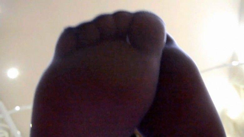 『奴隶岛』—婷婷POV第一视角舔脚踩踏调教