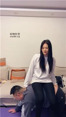 【埋汰】瑜伽裤女神玉足崇拜 JS250104-21