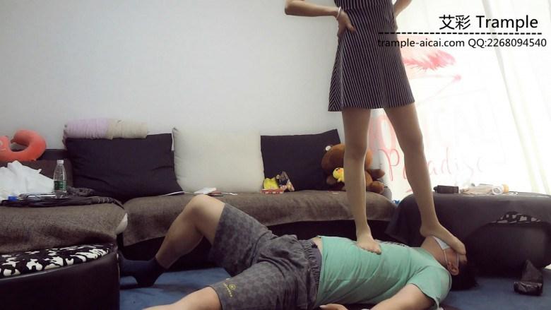 新人超美女S大薇薇肉丝踩祈祷哥