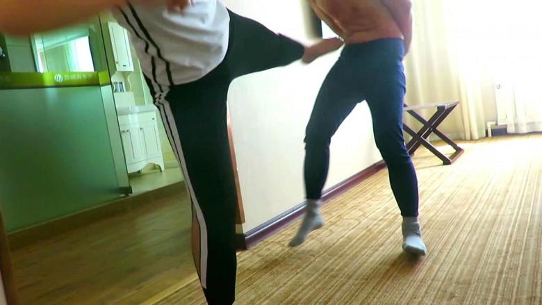 超美现役60KG级跆拳美女教练踢打！