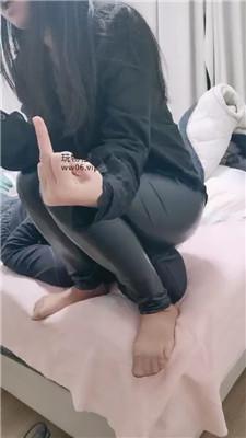 【啊雅】裸足碾压踩/皮裤坐脸窒息 bf49035
