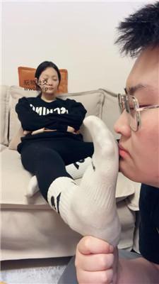 【埋汰】健身超臭白袜踩教练【上】 bf49808