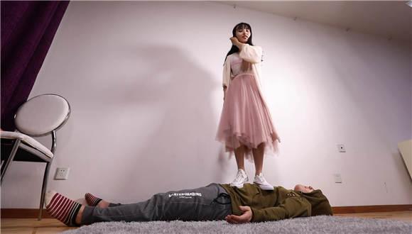 初九帆布鞋踩（未流出视频独家发布）