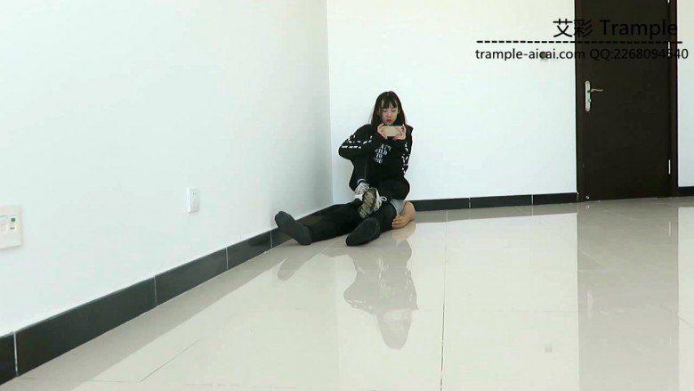 00后天使女主坐脸弄贱狗下体！