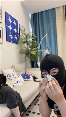 【香芋朱朱】骑马狗爬/重度sp/脚踩喂食/舔小白鞋白袜 JS250222-9