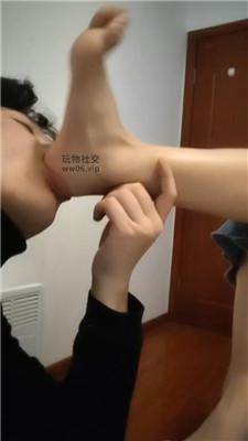 【阿漾】沉浸式闻舔超臭白棉袜 JS250111-42