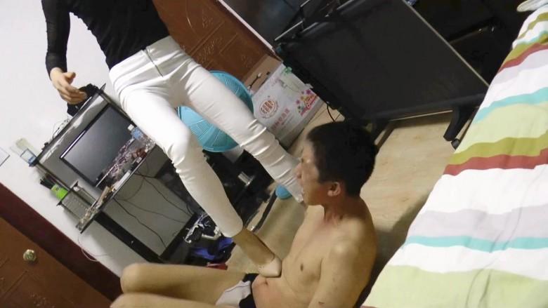 黑冰高跟踹虐嘴炮狗逼3 高潮部分