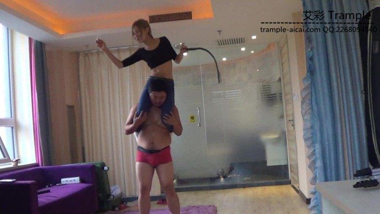 黑冰白袜牛仔裤骑马奴