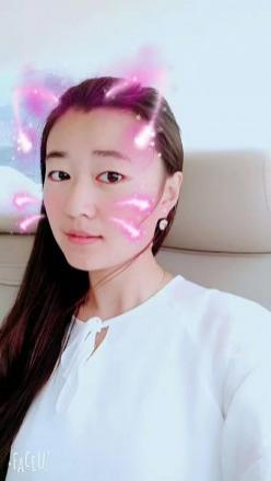 某大型商场前台销售文员的第一次踩踏