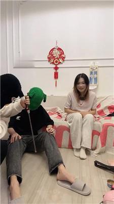 【Qi7】情侣主暴力虐打绿帽奴 JS250403-19