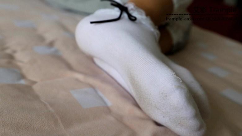 偷拍学姐第五弹 夏天的雪地靴 续