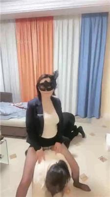 【高傲】情侣奴-遛狗爬楼梯/转胯/强迫圣水