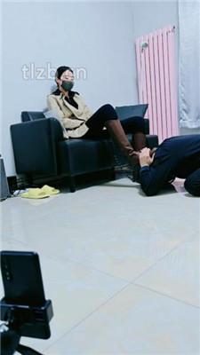 【文文文文】双S素人-跪舔脏鞋底/长靴踩狗/闻鞋【双视角版】