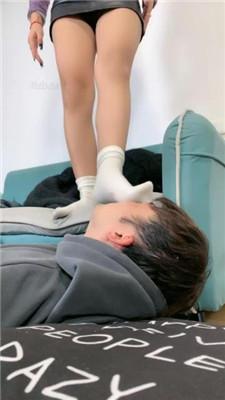 【肉肉】原味白袜脚踩脚垫