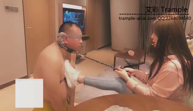 【VIVI】遛狗耳光皮鞭专场