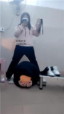 【奇了怪了】胯下鞭打狗爬/小白鞋白袜辱 JS250122-8