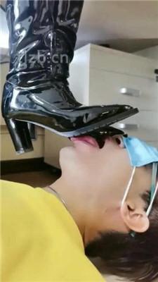 【魔鬼天使】美女家教上门补课-高跟长靴踩虐/衣架鞭打