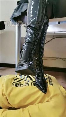 【魔鬼天使】美女家教上门补课-高跟长靴踩虐/衣架鞭打