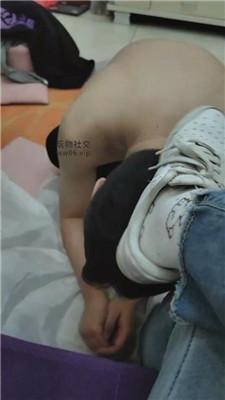 【啊漾】超脏小白鞋白袜辱/口吐喂食/虐乳/连环踢裆 bf49181