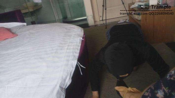 悦悦小主调教黑丝小狗奴