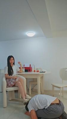 【嘉妮】运动鞋白袜踩踏【双视角版】 bf51714