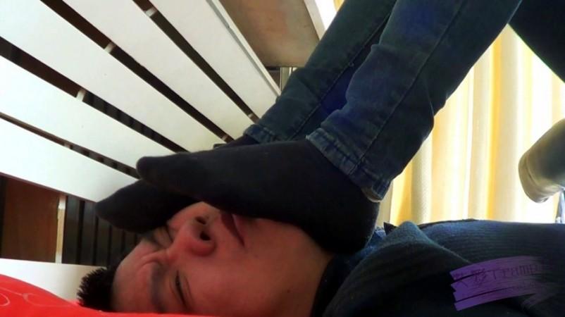 黑冰女王黑色棉袜脚踏人面脚垫