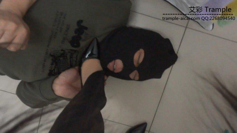 小主人OL职业装怒惩偷袜贼