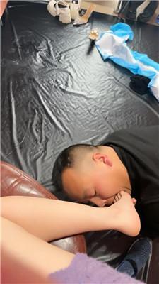 【伊晨】美腿裸足狂舔 bf51145