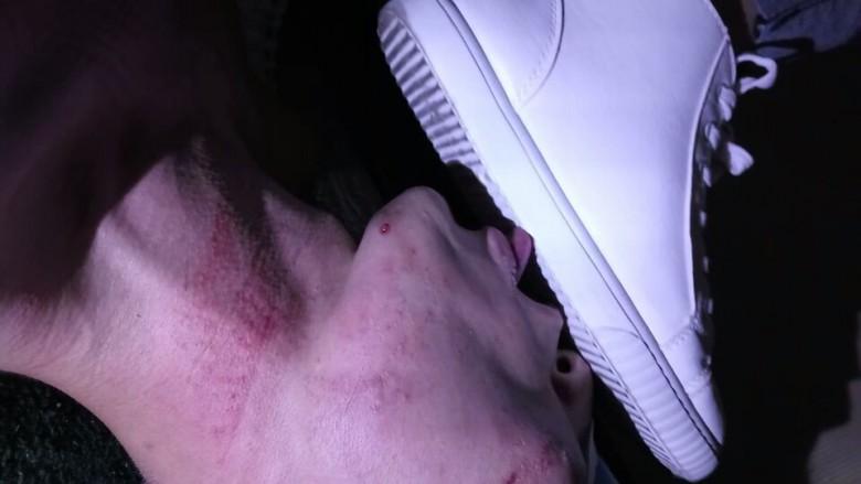 真实暴力耳光休克踩踏舔脏鞋《鸽宝原创》