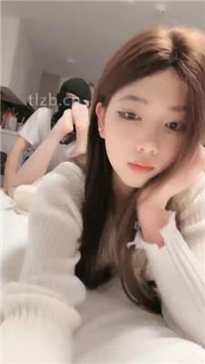 【樱子大人】口吐奶茶喂/转胯爬行/虐乳/臭丝袜脚捂脸