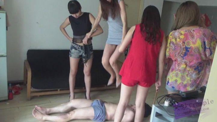 品丝阁四主踢踹 品丝阁四主踢踹