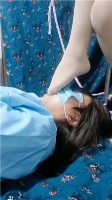 【伪娘和人妻】肉丝脚狂舔/坐脸窒息 JS250107-48