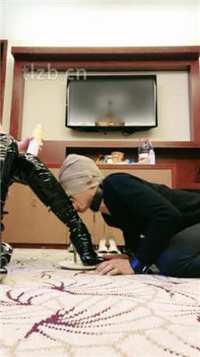 【诗恩】口球塞嘴/长靴高跟踩踏喂食/喂口水/赏圣水【完整版】