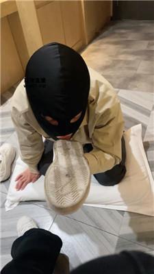 【小凤梨】舔脏鞋-赏赐圣水-藤条抽 JS250331-10