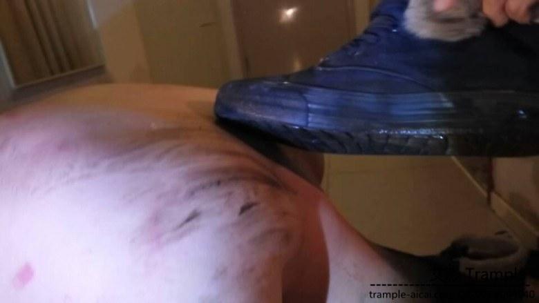 两双脏泥鞋深喉清理