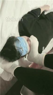 【樊樊】舔长靴/白袜踩脸/插嘴/插嘴/高跟踩乳