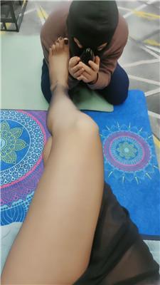 【咩祖】黑丝高跟蹂躏踩虐脚下喂食 bf49840