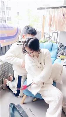 【南月女神】白袜踩踏-阳台下跪伺候 JS250218-1