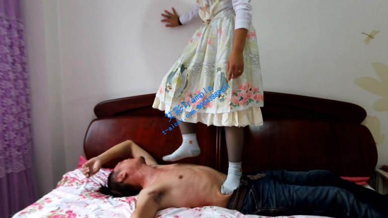 【冰时代奕潇】原味棉袜强迫窒息强行踩踏