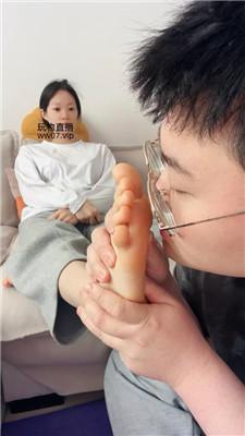 【埋汰】裸足玩虐健身教练 JS250224-29