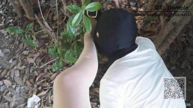 琪琪女主室外调教玩耍