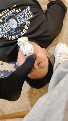 【舒苒】运动后脏鞋白袜黑丝辱狗