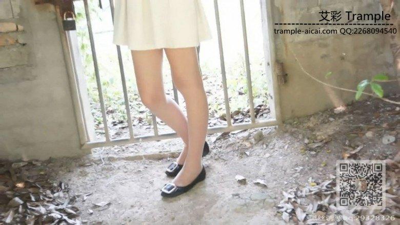 琪琪女主室外调教玩耍