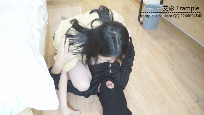 瑶瑶学生主口水耳光虐奴